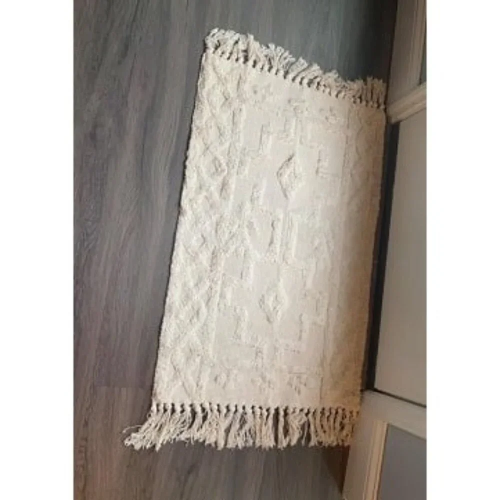 New Boho Bathroom Rug 2' x 3', Washable Small Farmhouse Bedroom Rugs with Tassel